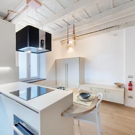 Land Here Apartment In A City Center Apartment