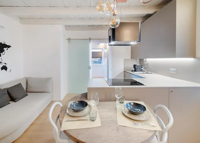 Land Here In A Center *