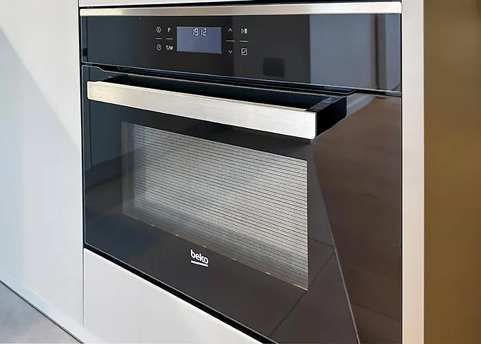 Land Here In A Center *