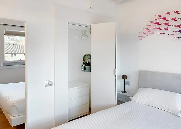 Land Here In A Center *